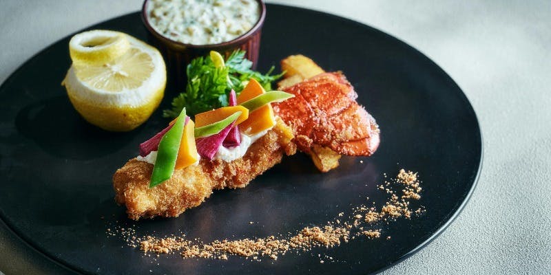 【WINTER LUNCH 2025】ホテル最上階で4品コース（12/1ー31）