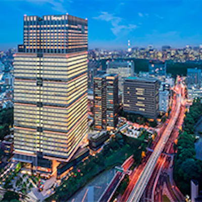 ホテル最上階の「空中庭園」からの眺望をお楽しみください