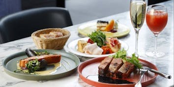 【Holiday brunch】乾杯スパークリング付き！お肉と魚介のWメイン、デザート付き全4品コース - WYokohama-The Wine Hall-