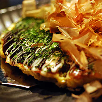 自慢のお好み焼きをはじめ、気取らない大阪の鉄板焼を堪能