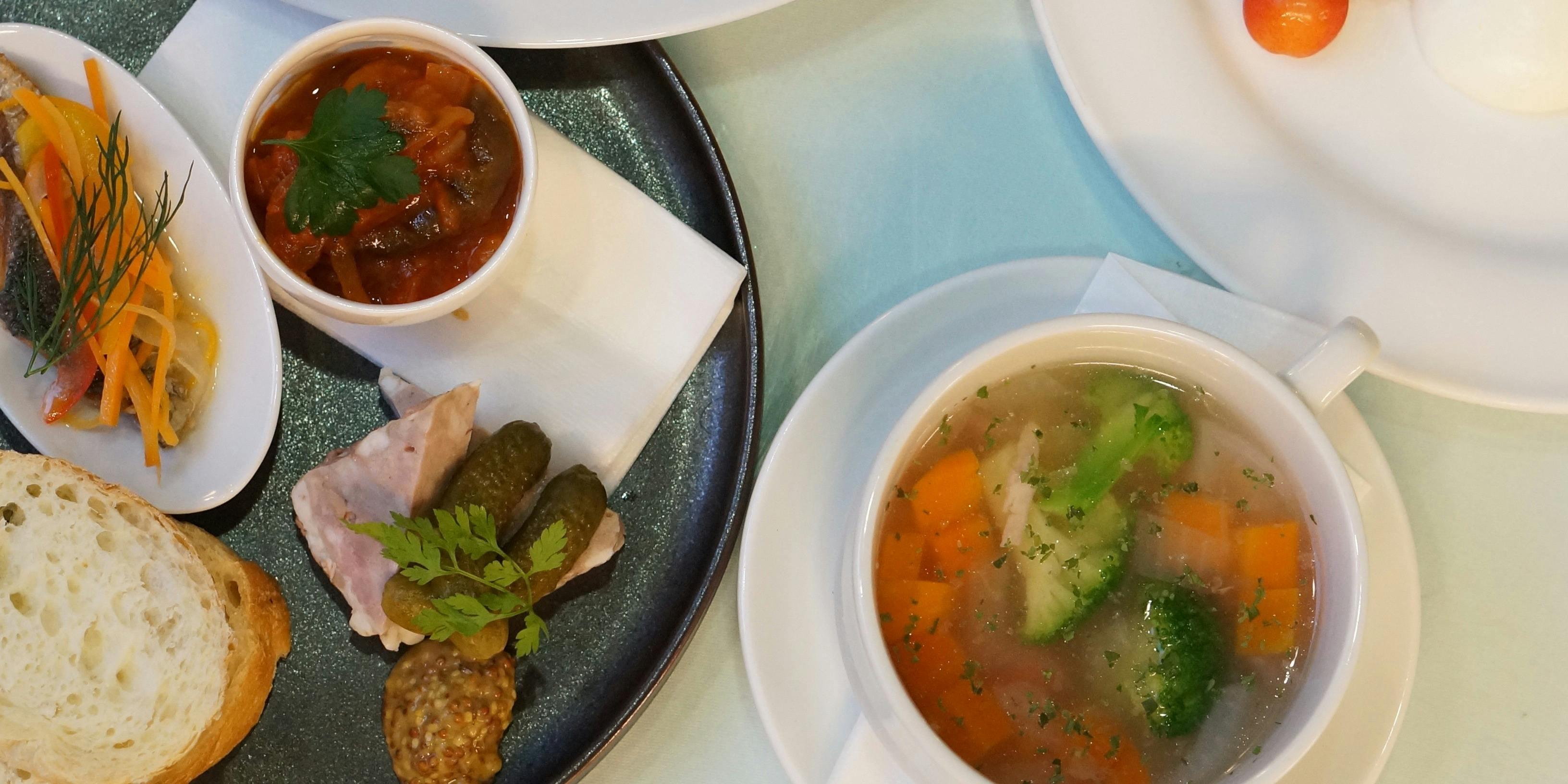 アン カフェ Un Cafe 表参道 ビストロカフェ 一休 Comレストラン