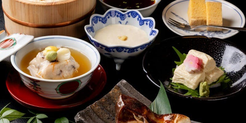 【平日のおすすめ膳】京の伝統食材“生ゆば”と旬の味覚「名物ゆば桶膳・花」古都の風景と共に