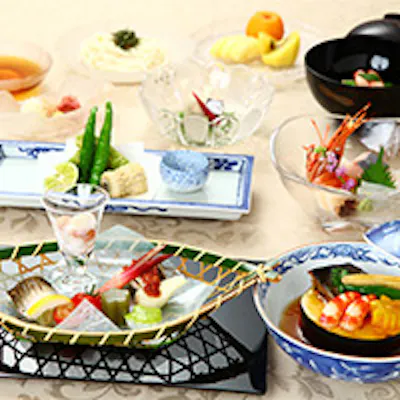 四季折々の贅を尽くす山海三千味