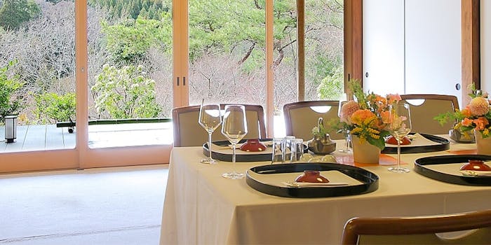 松山閣 松山 旬を感じるお料理を 風情ある京料理の料亭でいただく 先付 焼肴 炊合 水菓子などお一人様12 4円 ランチ プラン メニュー 一休 Comレストラン