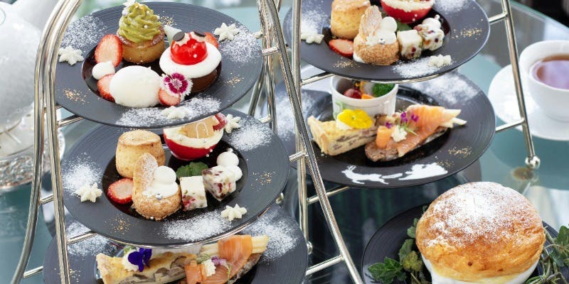 【Xmas2025】色鮮やかでファンシーなChristmas Afternoon Tea＋ソファ席確約（3～4名様利用）