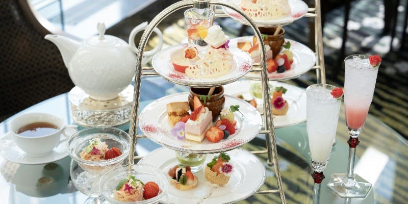 【Strawberry Princess Afternoon Tea】ドリーミーないちごティータイム＋選べるカラードリンク（平日）