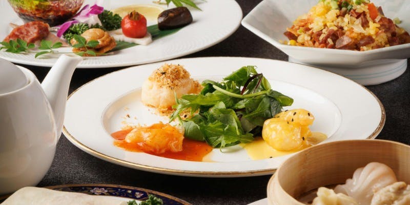 夜市ランチ　北京ダック・カリフラワースープ・三味海老・五目炒飯等＋選べる1ドリンク＋中国茶