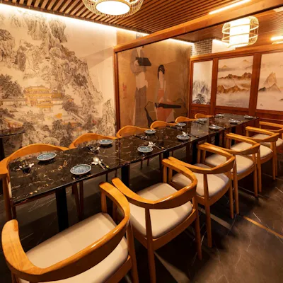 ライブ感あふれる店内