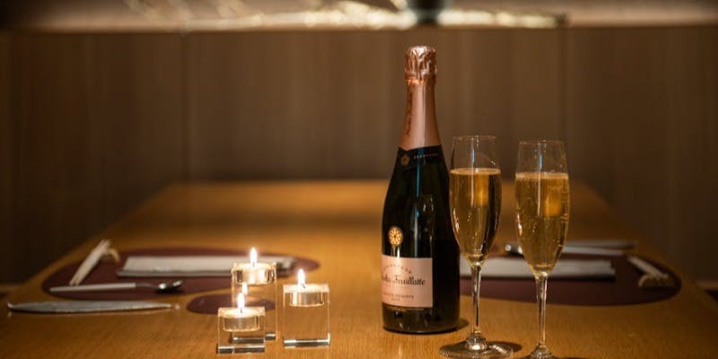 【Xmas2025】A5黒毛和牛がメインのディナーコース＋グラスロゼシャンパーニュ