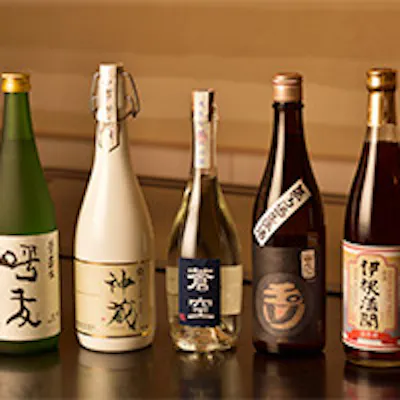 神秘的なロマンと良質な水、肥沃な土壌が生む京都の酒とともにお楽しみください