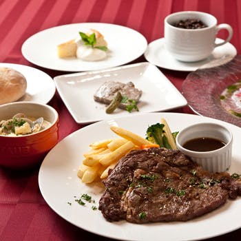 �I�[���h �V�e�B �O�����n�E�X�^�Ńp�[�N�z�e��