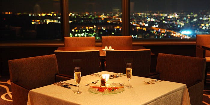 ダイニング バー スターゲイト スターゲイトホテル関西エアポート 54f 平日限定 ソフトドリンク飲み放題 シュラスコやステーキなど1年に1度のスペシャルな肉バイキング ランチ プラン メニュー 一休 Comレストラン