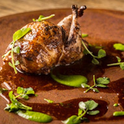 日本初上陸の回転滑車式薪火グリル機