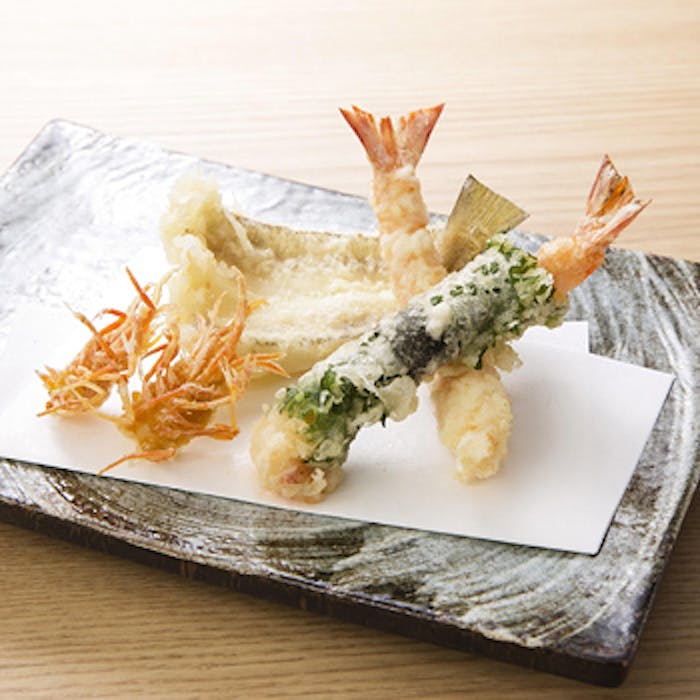 天ぷら うらかみ 葵コース 季節の食材を使用したこだわりの天ぷら8種を含むランチコース 金土日祝限定 ランチ プラン メニュー 一休 Comレストラン