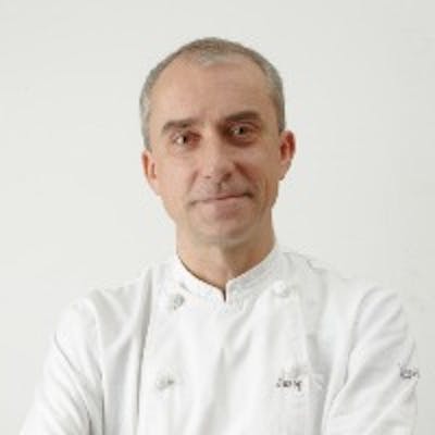 日本におけるスペイン料理界の第一人者ジョセップ・バラオナ・ビニェス氏が監修