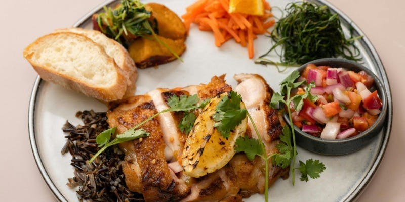 【ランチ】選べるプレート＆サラダ・スープ・ドリンクバーセット（90分制）