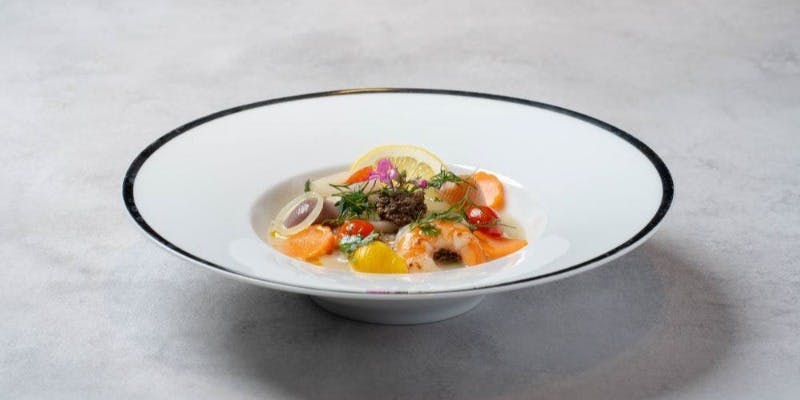 【真鯛のソテー ナージュ仕立て 】サラダ・スープ・パン付き＋ドリンクバー無料