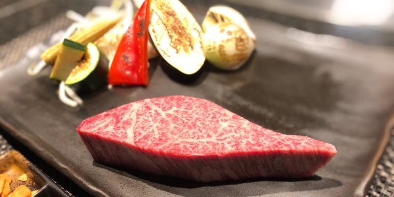 【神戸牛とA5黒毛和牛フィレステーキコース】霜降肉＆赤身肉の鉄板ステーキは追加サービス！