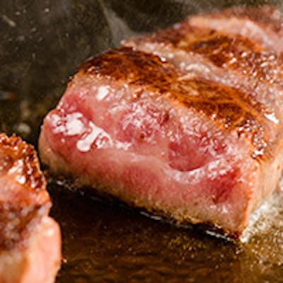 競りから厳選して選ぶ、最高位A5黒毛和牛のみ食べ放題