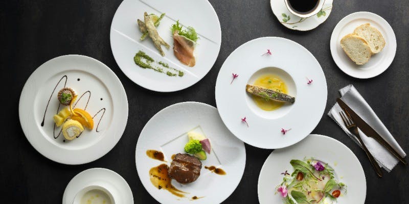 【ロマンティックディナー　2026年　】　Wメインと全6皿＋ワンドリンク　15,500円→11,200円　27％OFF