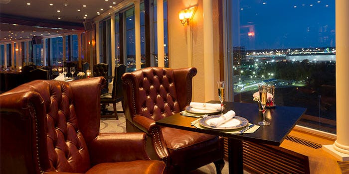 サンセットラウンジ（Sunset Lounge）