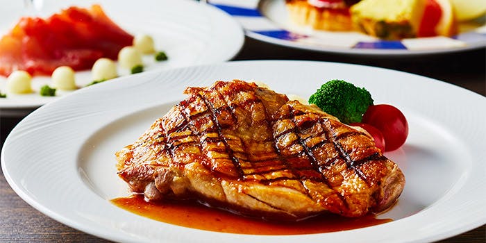 サンセットラウンジ（Sunset Lounge）