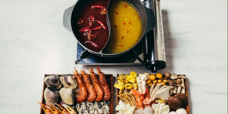 【海鮮火鍋】前菜4種、旬の海鮮と季節野菜の火鍋付当店自慢のコース＋乾杯ドリンク