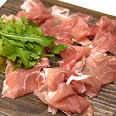 サイドディッシュやアラカルトなどは伝統的イタリアンとNYテイストのアンティパスト