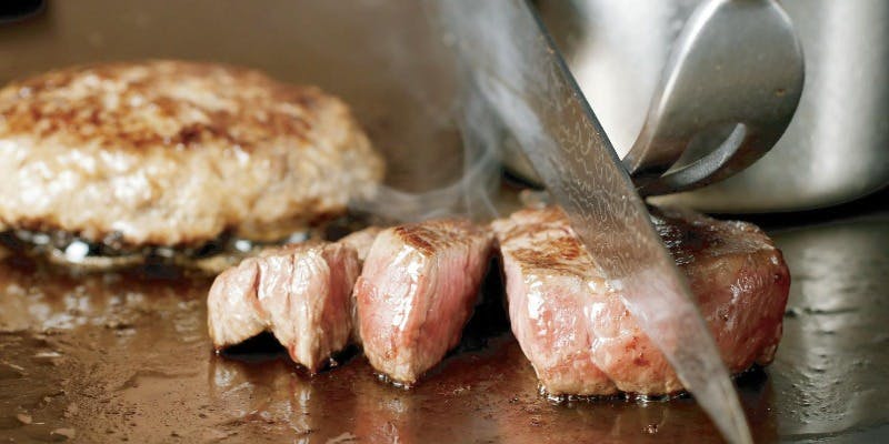  【Xmas2025】ランチ 鉄板焼き食べ放題＋ソフトドリンク飲み放題・Xmasデザート付き（2部制）