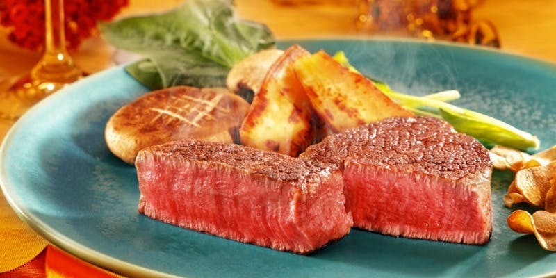 【期間限定　季節コース】カウンター　活伊勢海老又は活鮑の踊り焼、旬ソテー等全8品（3種食べ比べ）