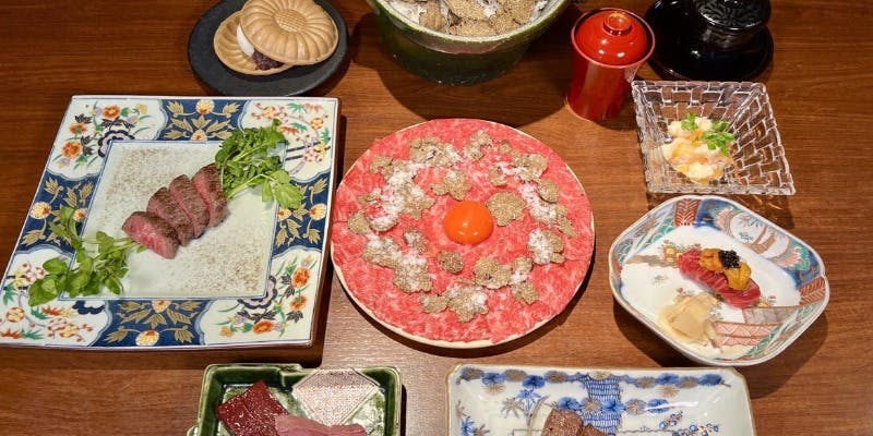 【2.5 時間フリーフロー付き雪プラン】トリュフユッケや赤身ステーキ等、全10品
