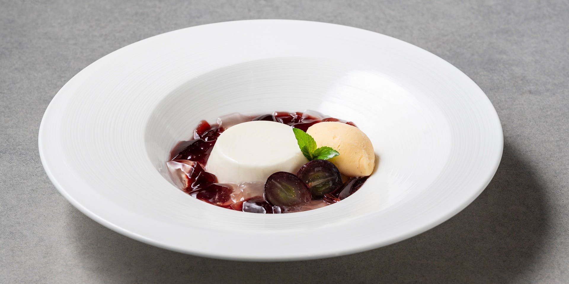 ザ・サーティース ダイニング バー（The 30th Dining Bar）