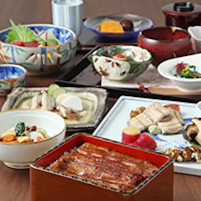 守り継がれる伝統の味と、新しい感動に心躍るお料理