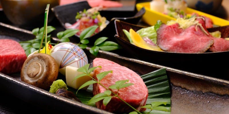 【Xmas2025】乾杯ワイン・クリスマスホールケーキ付き　神戸牛クリスマスコース　全11品