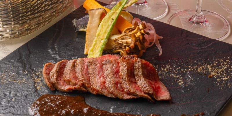 【満足度No.1】WEB予約限定・A5ランク神戸牛を最大限楽しめるコース＋1ドリンク付（サーロイン）