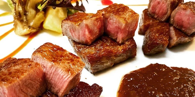 ボリューム【食べ比べコース】2種類のステーキ、肉寿司、豪華デザート全6品（サーロインと別格希少部位）