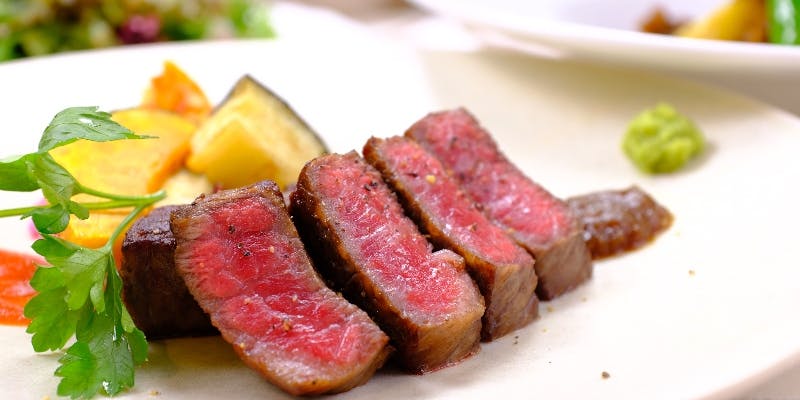 【神戸牛スペシャルランチコース】　全8品（赤身）