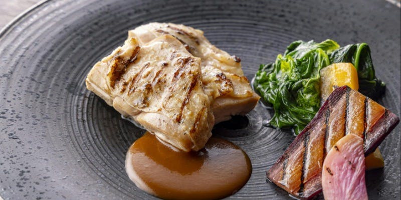 豪華にカスタマイズ！プリフィックスコース（前菜・選べるWメイン・デザート）＋シャンパン飲放題＆焼菓子