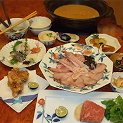 鳴門の渦潮で育った天然魚介と極上の淡路牛を味わう