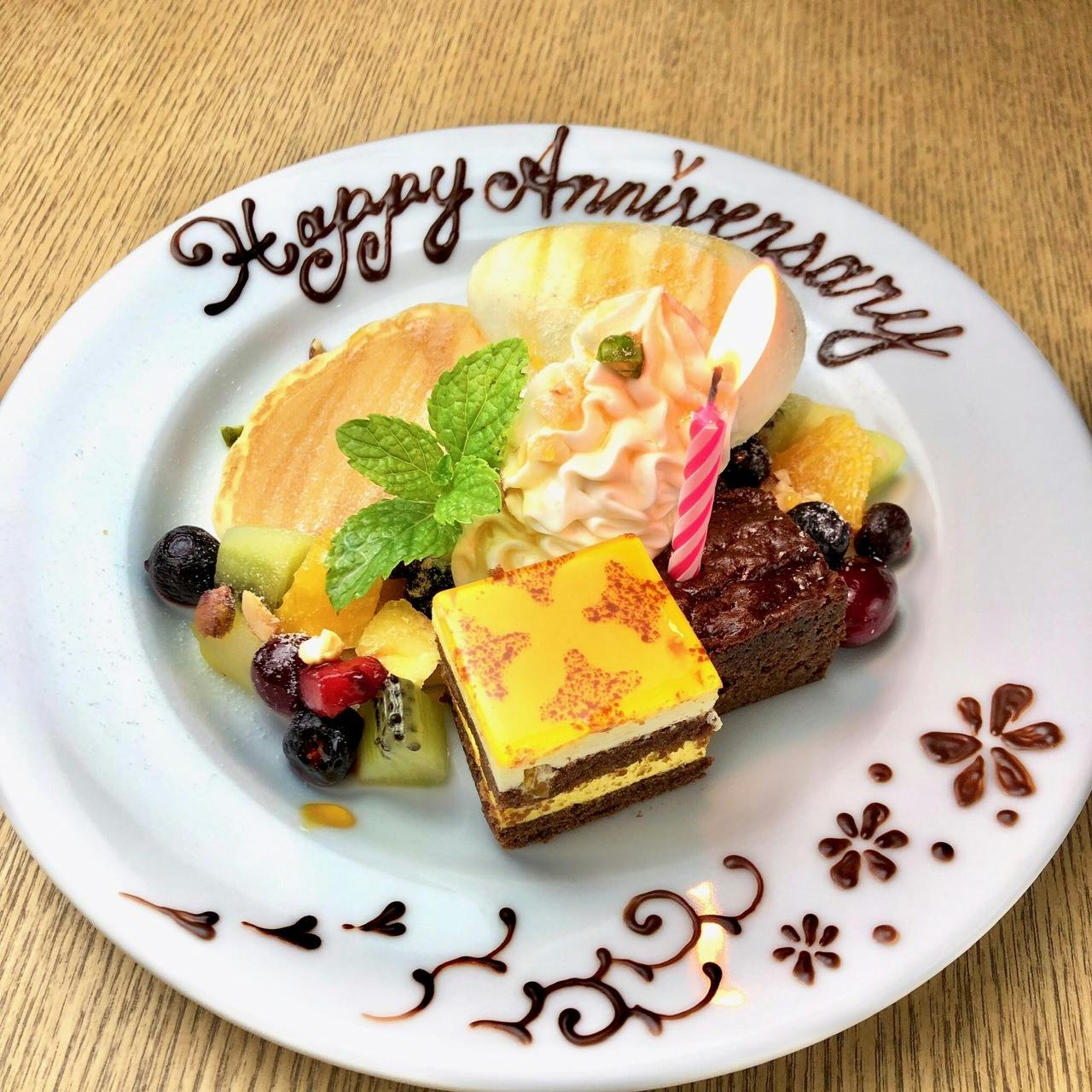 Common Cafe 新宿東口店 誕生日 記念日に 選べる乾杯酒と肉料理のプリフィックスコース スパークリング飲み放題3h 16時までok ランチ プラン メニュー 一休 Comレストラン