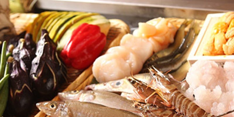 【天青特選】帆立天ぷらキャビアのせ、旬の食材を楽しめる天ぷら9種全7品コース