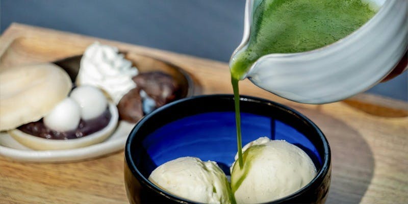 【抹茶のアフォガード】点てた抹茶をかけて仕上げる和ドルチェ