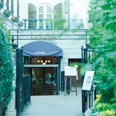 一皿一皿が物語を紡ぎ出す、感動と喜びの極上フレンチ