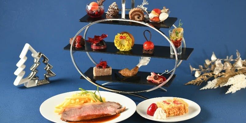【Xmas2025】Evening High Tea＋苺のミルフィーユ＆国産ローストビーフ＋1ドリンク＆2時間カフェフリー