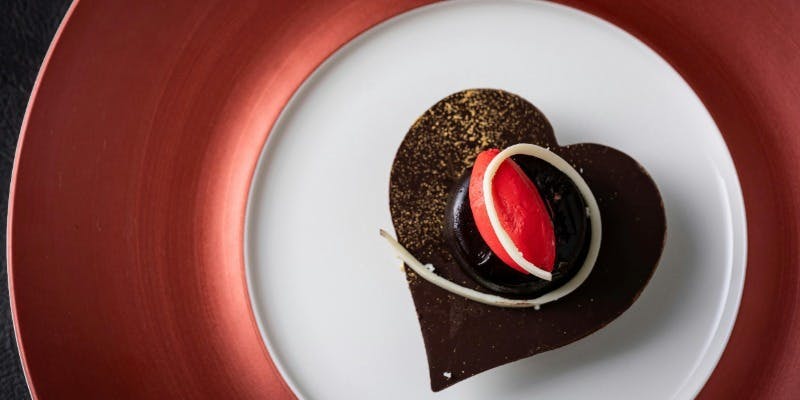 【バレンタインコース】牛フィレ肉・ショコラデザート含むコース 全6品＋メッセージプレート（窓側）