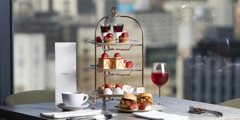 Johnnie�fs Brasserie / JR�Q�[�g�^���[13�K