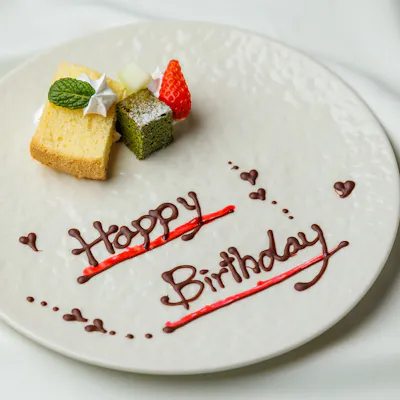 誕生日や記念日に!オリジナルデザートプレート