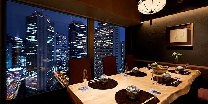 東京の夜景が綺麗にディナーですき焼き しゃぶしゃぶが楽しめるおすすめレストラン選 一休 Comレストラン
