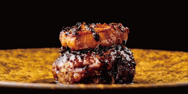 【厳選黒毛和牛のハンバーグとフォアグラ】がメインのディナーコース