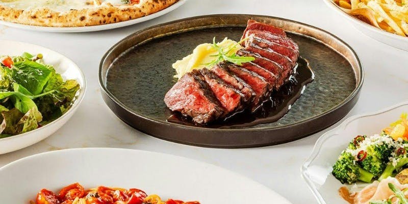 【デラックスコース】黒毛和牛グリル、人気ピッツァ2種、パスタ等7皿11品＋120分飲み放題